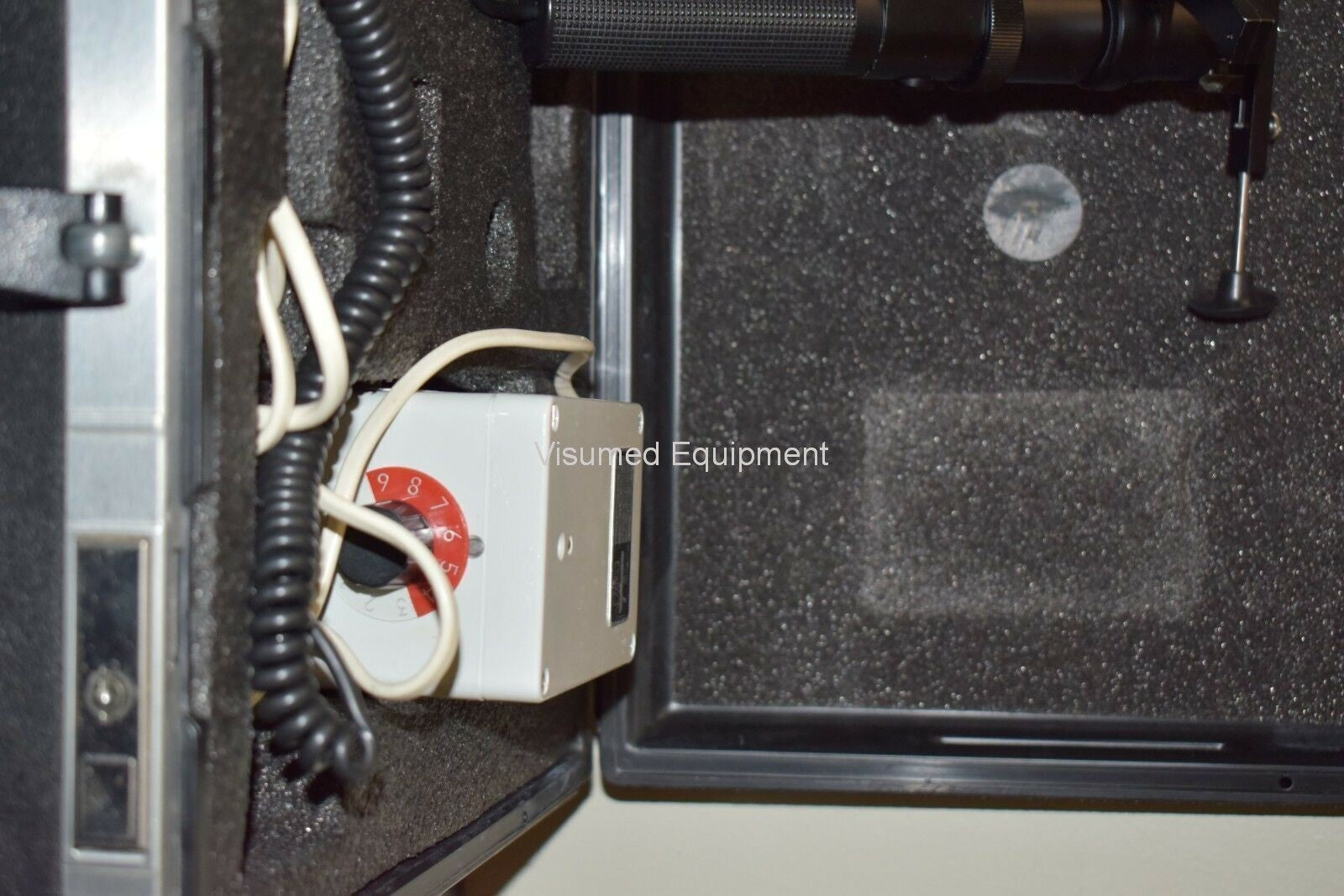 Refurbished Zeiss HSO-10 portable slit-lamp with carrying case offered by Visumed Equipment