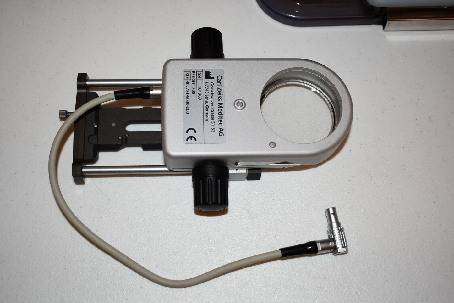 Refurbished Zeiss Resight 700 electric complete widefield vitrectomy viewing system offered by Visumed Equipment