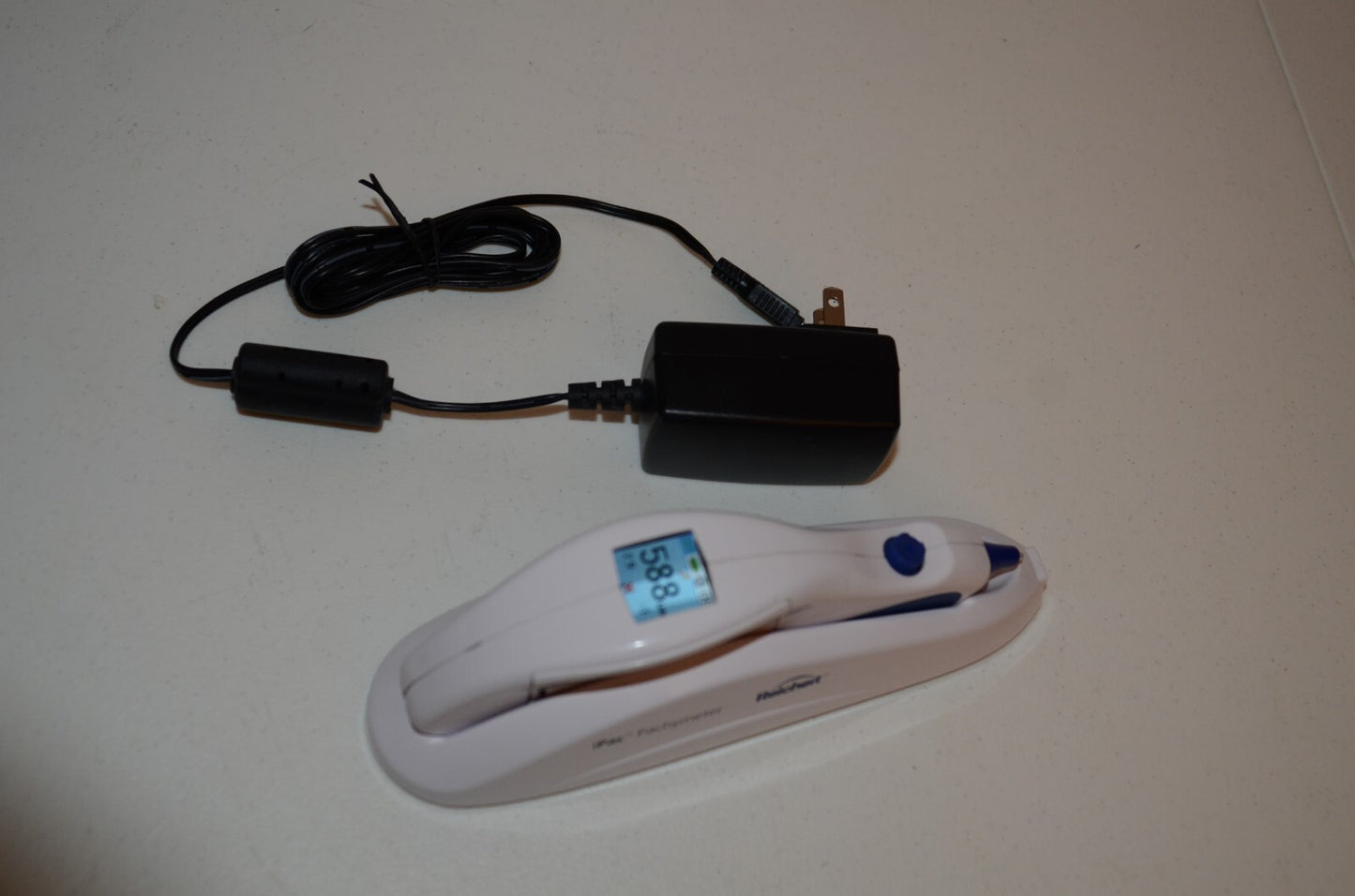 Refurbished Refurbished Reichert iPac Pachymeter with Charging Cradle offered by Visumed Equipment