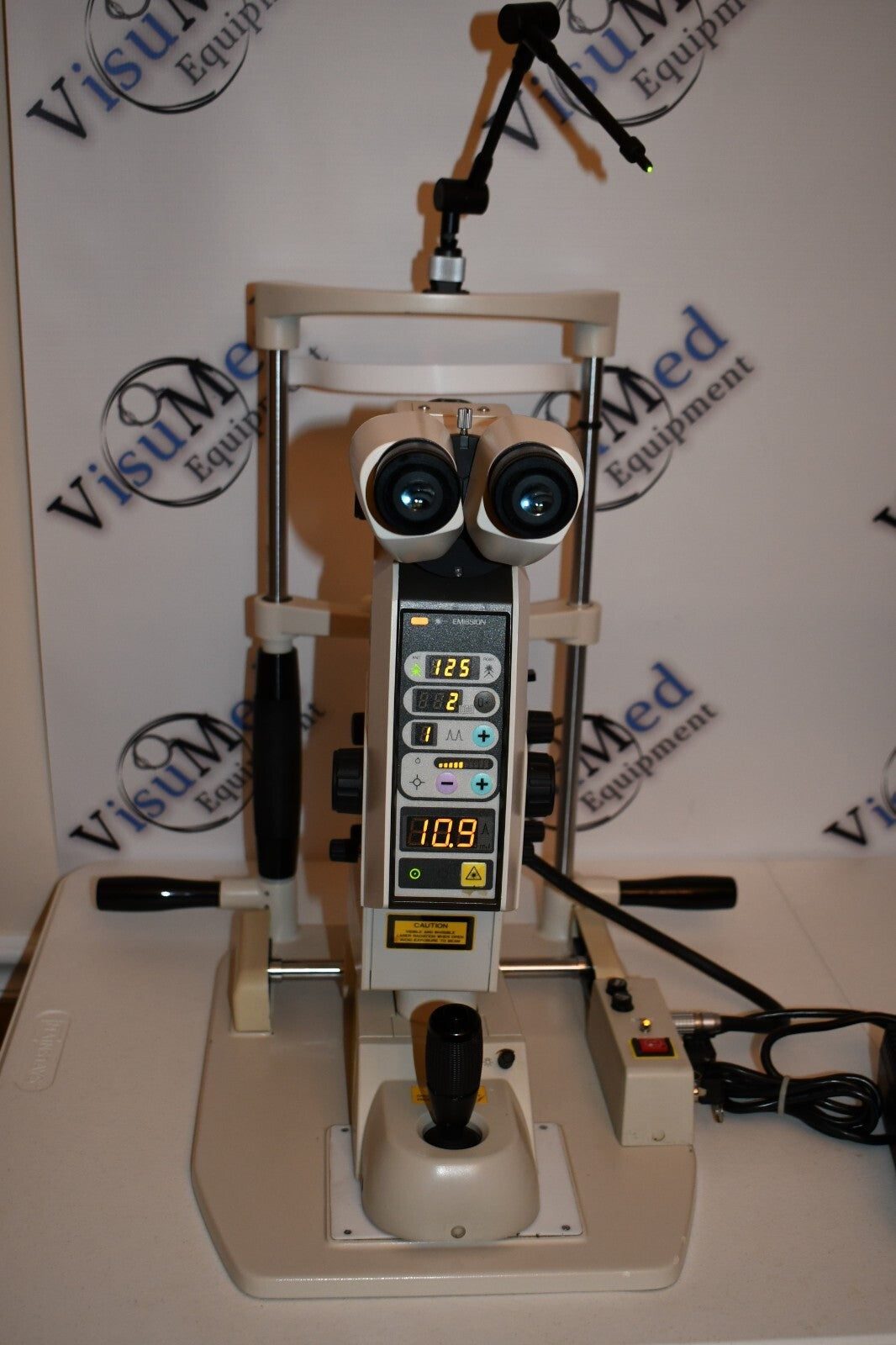 Nidek YC-1600 Ophthalmic YAG laser