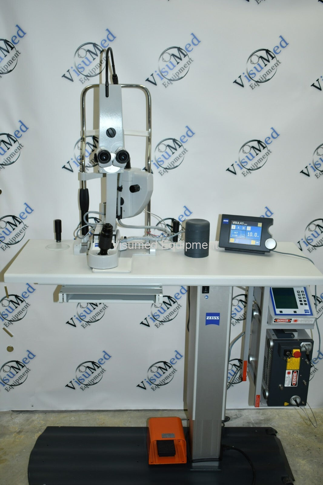 Refurbished Carl Zeiss 532s Argon and Nd-YAG laser VISULAS II Plus combo laser offered by Visumed Equipment