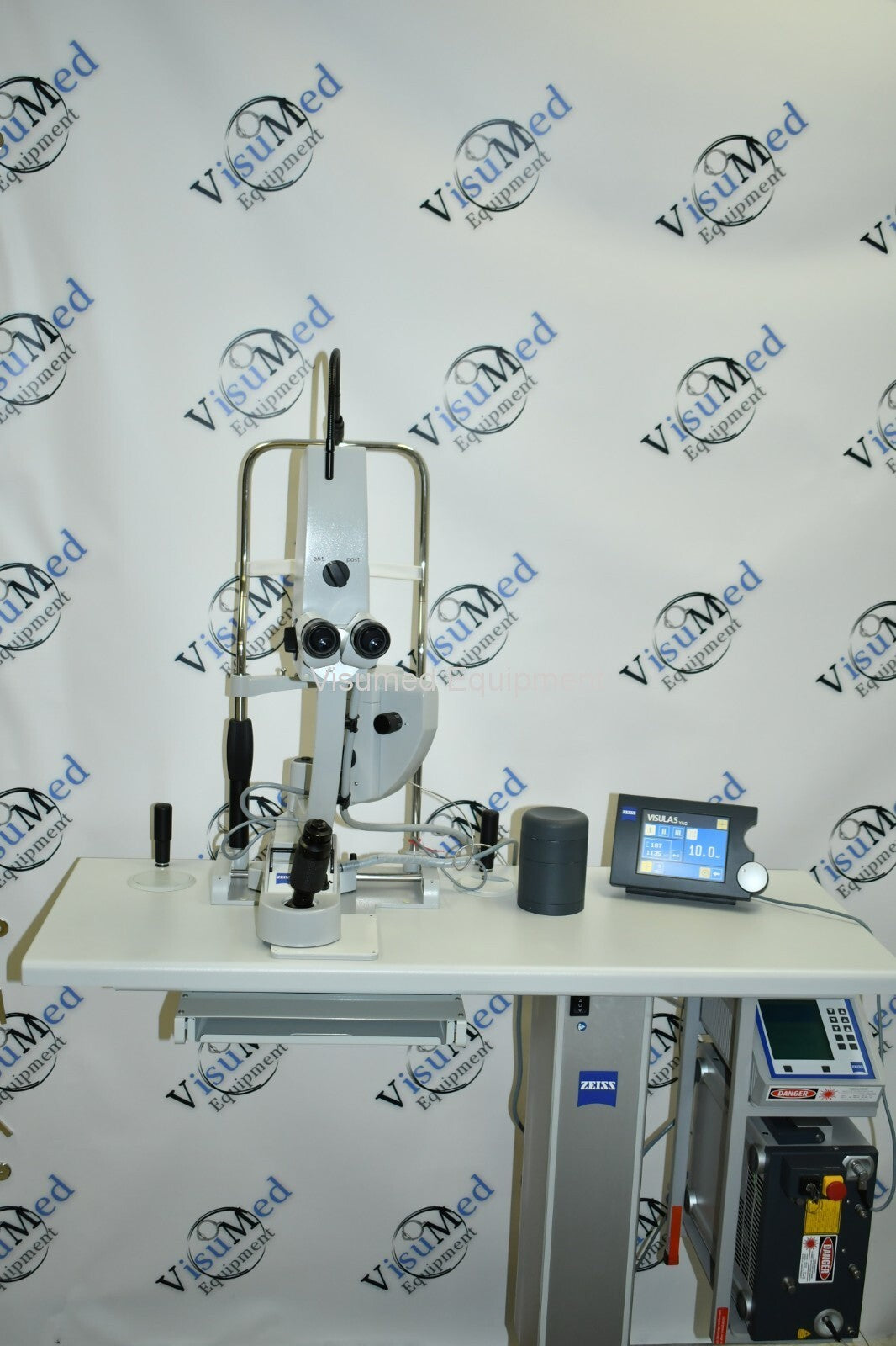 Refurbished Carl Zeiss 532s Argon and Nd-YAG laser VISULAS II Plus combo laser offered by Visumed Equipment