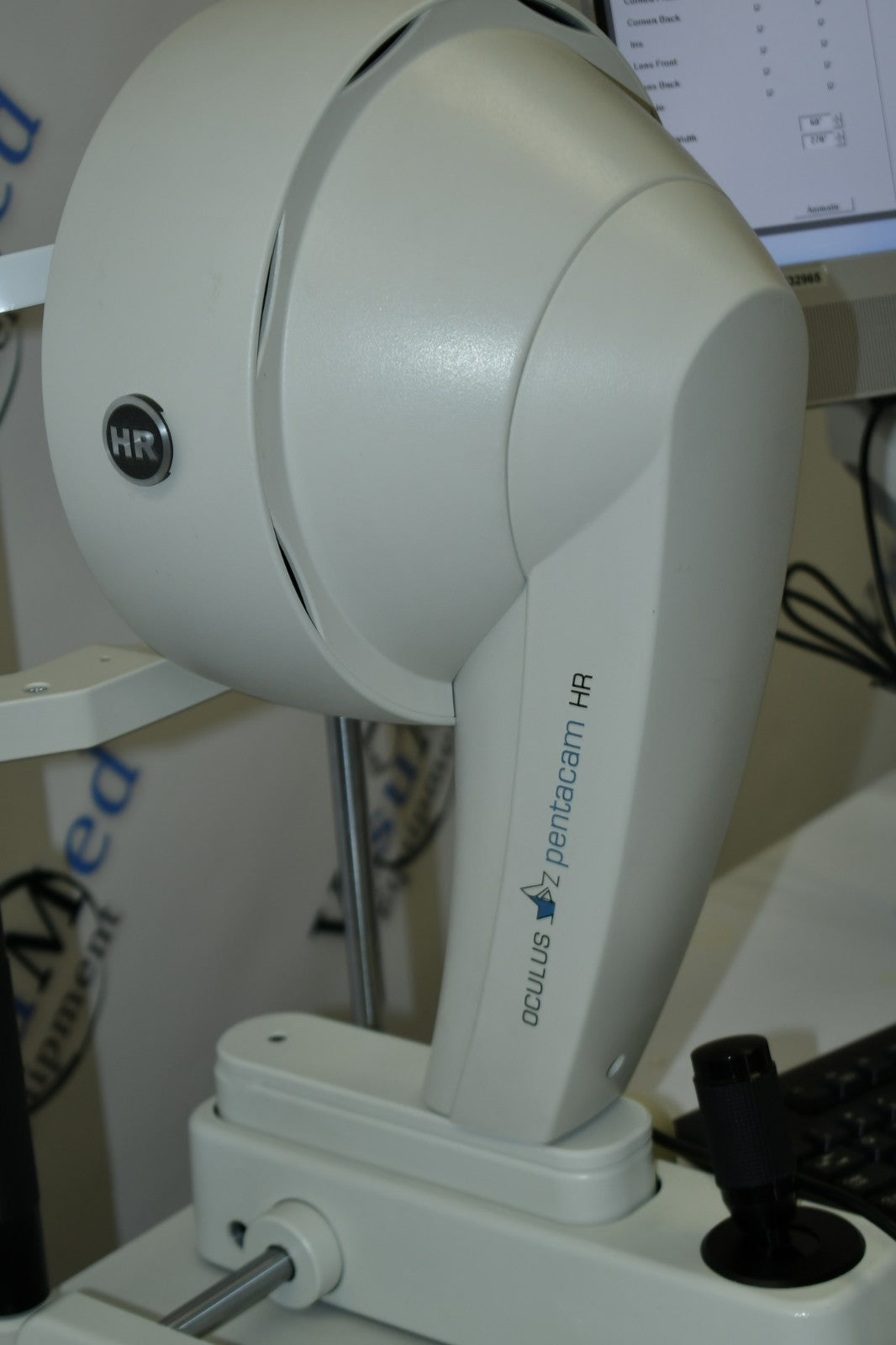 Refurbished Oculus Pentacam HR Corneal Scheimpflug topographer offered by Visumed Equipment