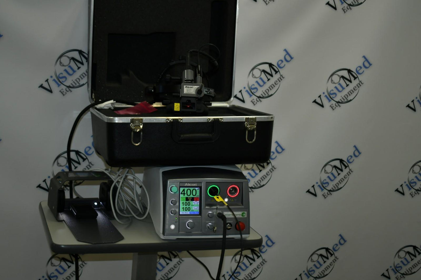 Refurbished Alcon Purepoint Green laser with LIO 532nm with case offered by Visumed Equipment