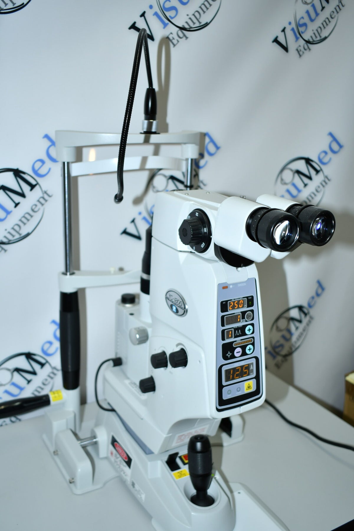 Nidek YC-1800 YAG SLT laser