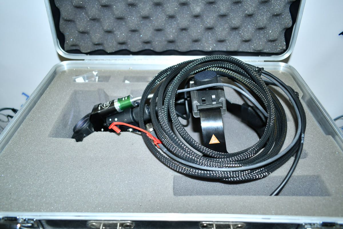 Iridex IQ 532 laser with LIO