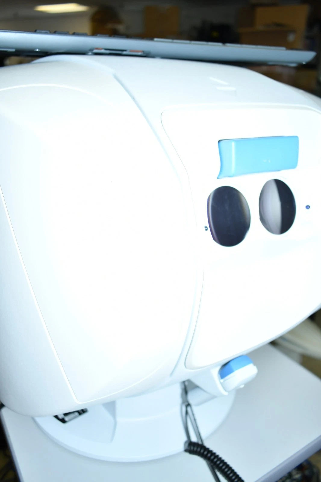 Haag-Streit Octopus 600 Visual Field Analyzer photo 4