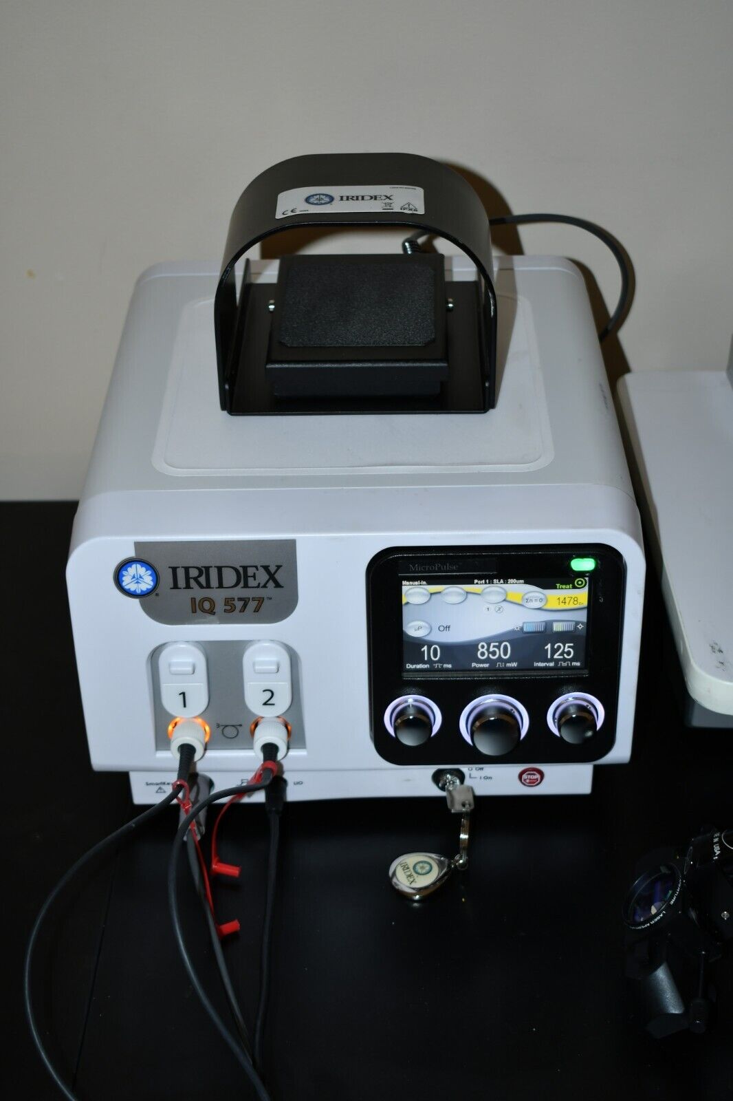 Iridex IQ 577 yellow Laser System with Zeiss 130-SL, adapter and LIO