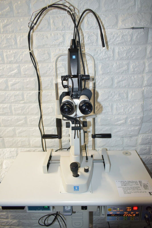 Nidek GYC 1000 green laser (Argon-532) with slitlamp and table +/- LIO